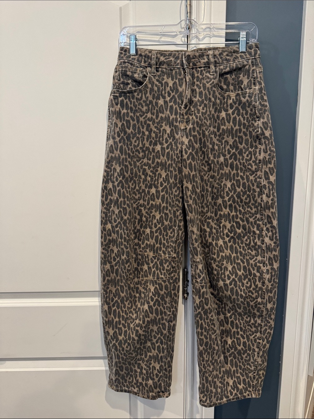 Hidden The Buckle Leopard Cheetah Print High-Waist wide legJeans 24